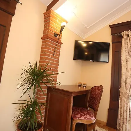 Dante Boutique *